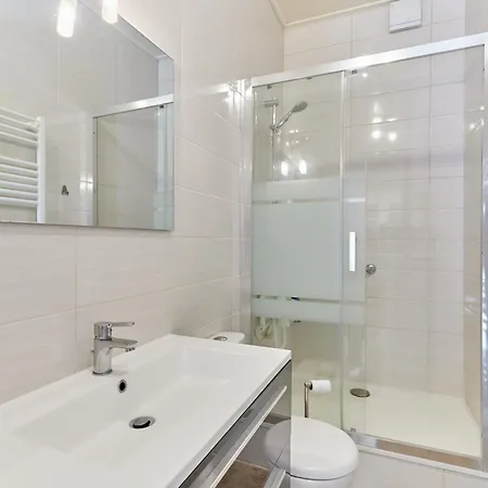 Au Bon Air De - A 200 Metres Apartment *